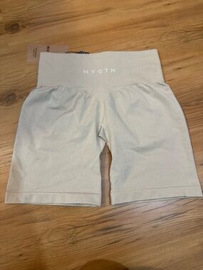 NVGTN Shorts beige